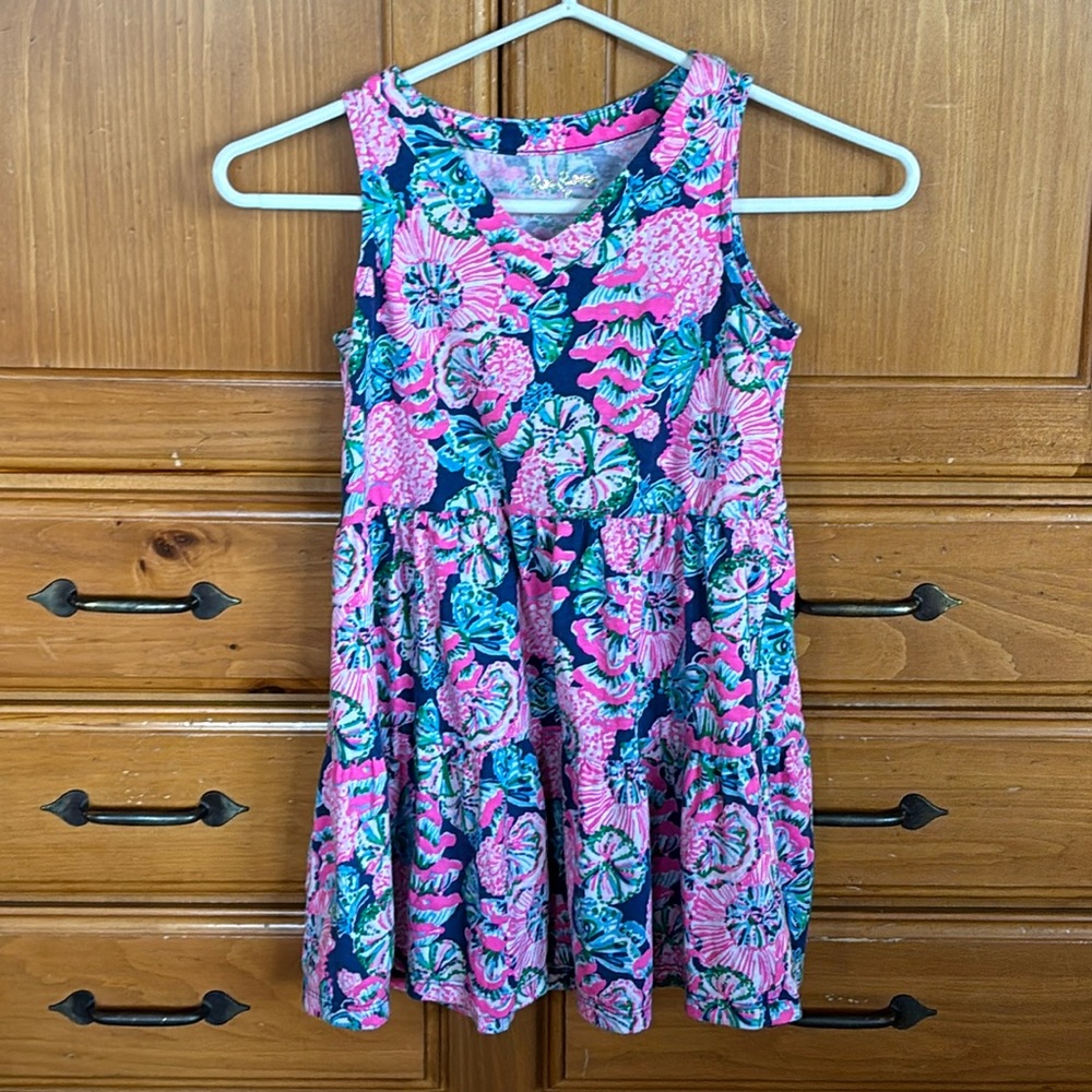 Adorable Lilly Pulitzer girls dress size M